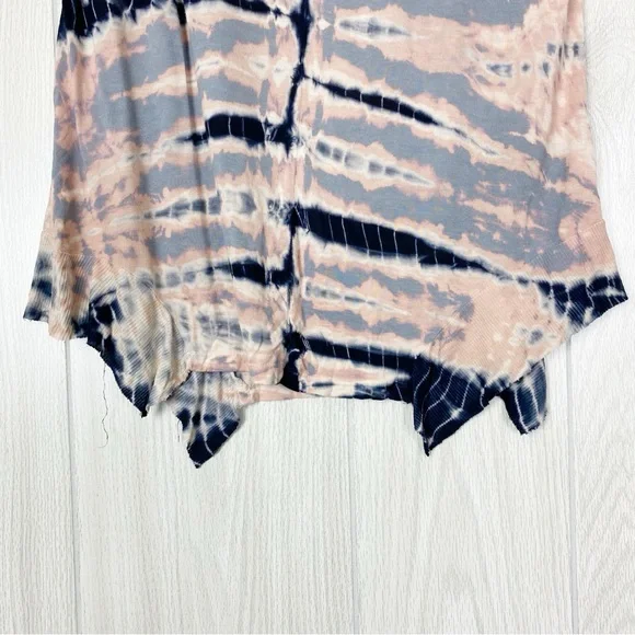 Young Fabulous & Broke | Pink & Navy Blue Tie Dye V-Neck Short Sleeve Size Large - Picture 8 of 12